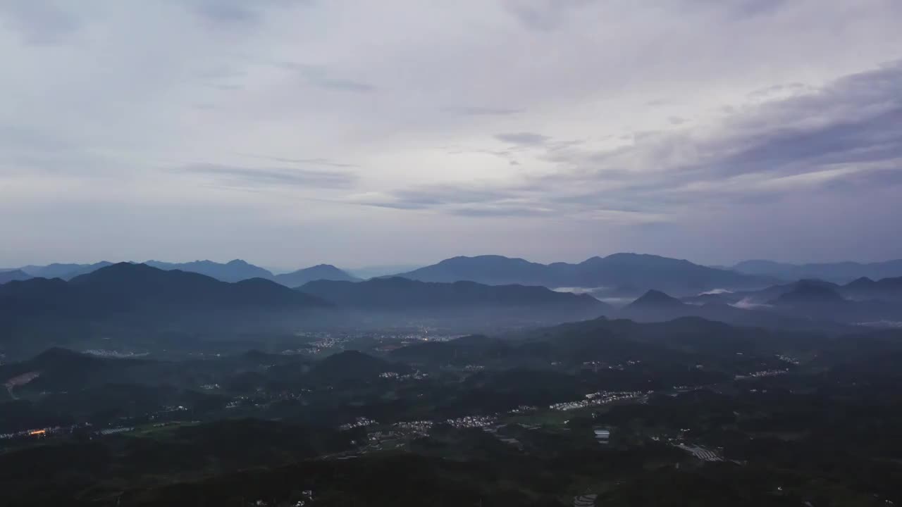 傍晚黄山区的风景视频素材