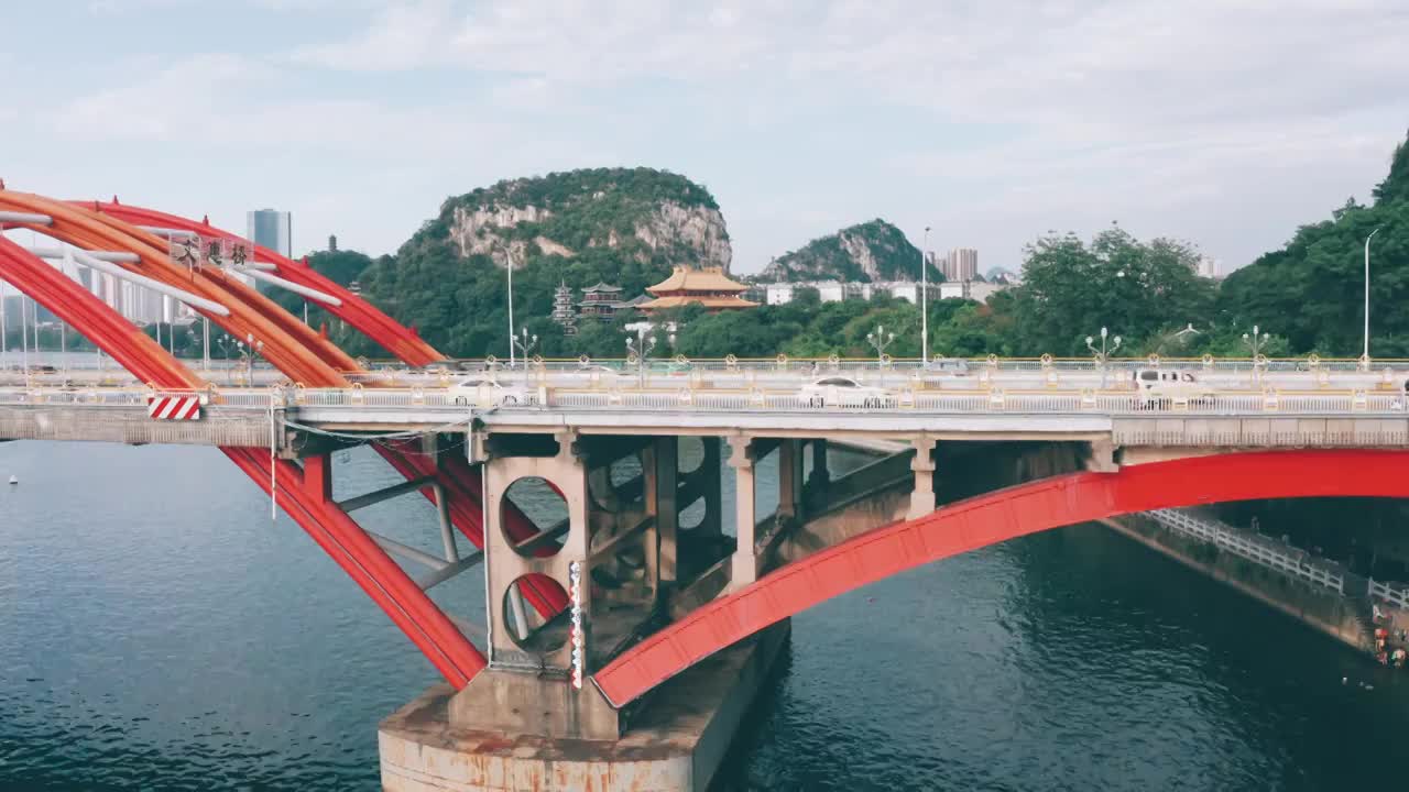 航拍广西柳州城市风光，文惠桥与江景视频素材