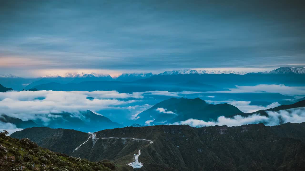 四川牛背山日出云海延时摄影大气风景视频素材