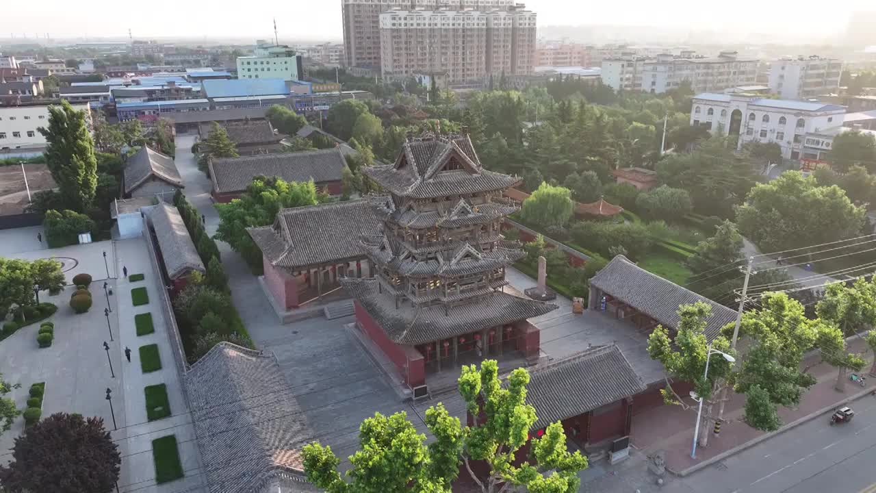 中华第一木楼，山西省运城市万荣县东岳庙（飞云楼）夏季航拍视频素材