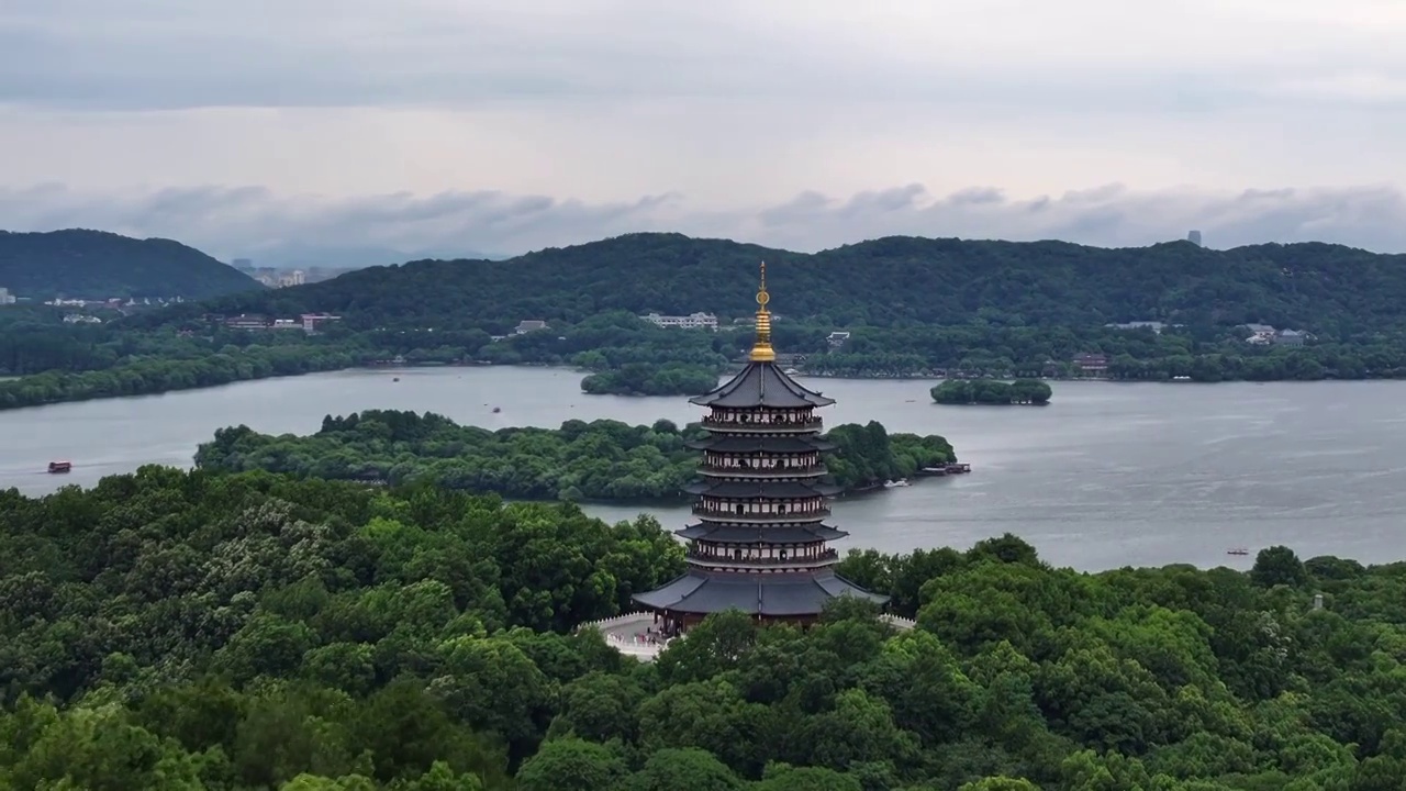 烟雨江南雷峰塔视频素材