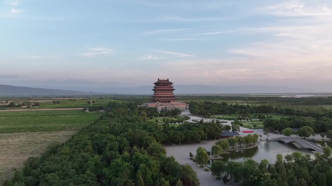 中国古代四大名楼，山西省运城市永济市蒲州镇——鹳雀楼，夏季航拍视频素材