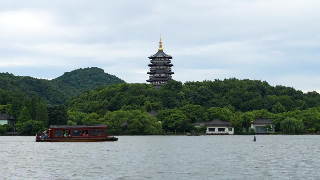 杭州西湖雷峰塔雨后初晴视频素材