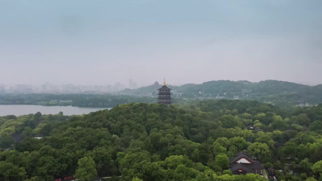 航拍杭州雷峰塔风景视频素材