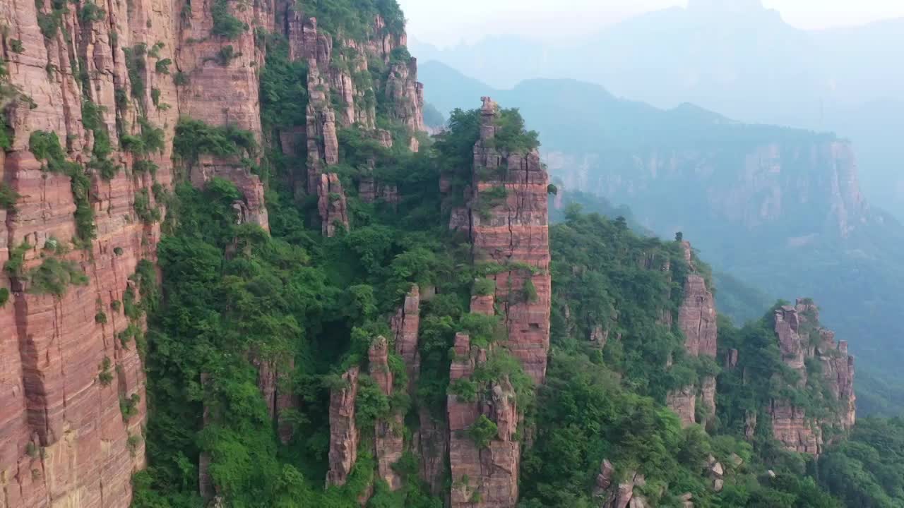 中国太行山层岩，页岩地质视频素材