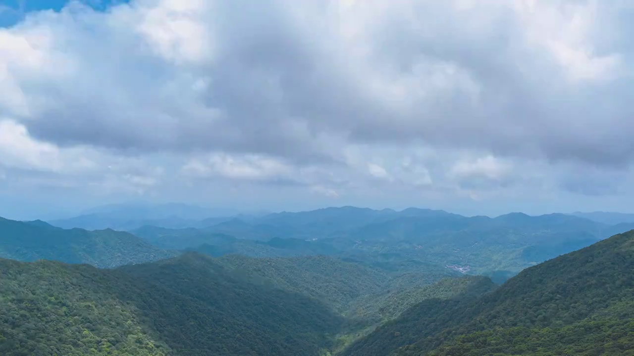 广州天堂顶高山顶峰云雾缥缈视频素材