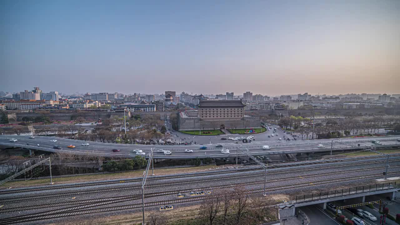 西安城墙北门安远门日转夜延时视频素材