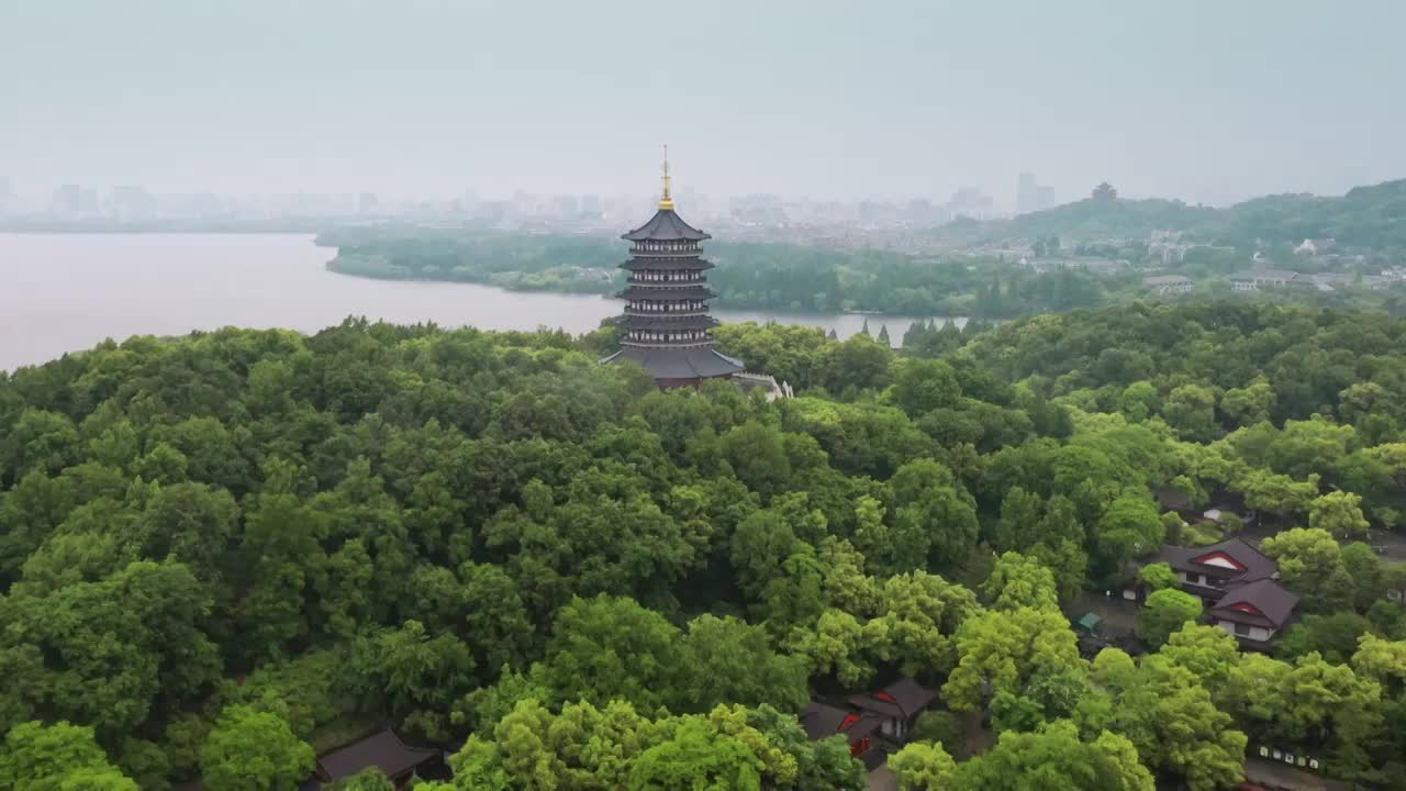 航拍杭州雷峰塔风景视频素材