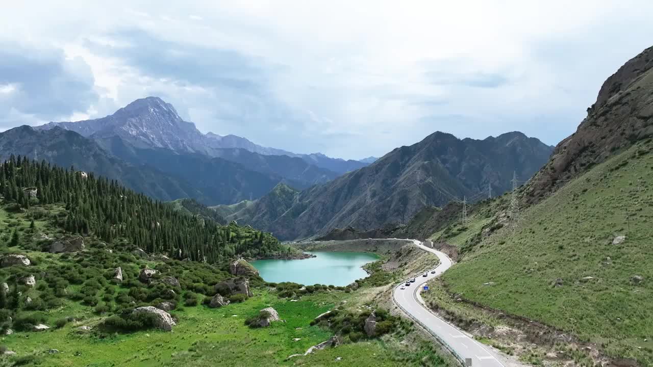 新疆独库公路大小龙池景区视频素材