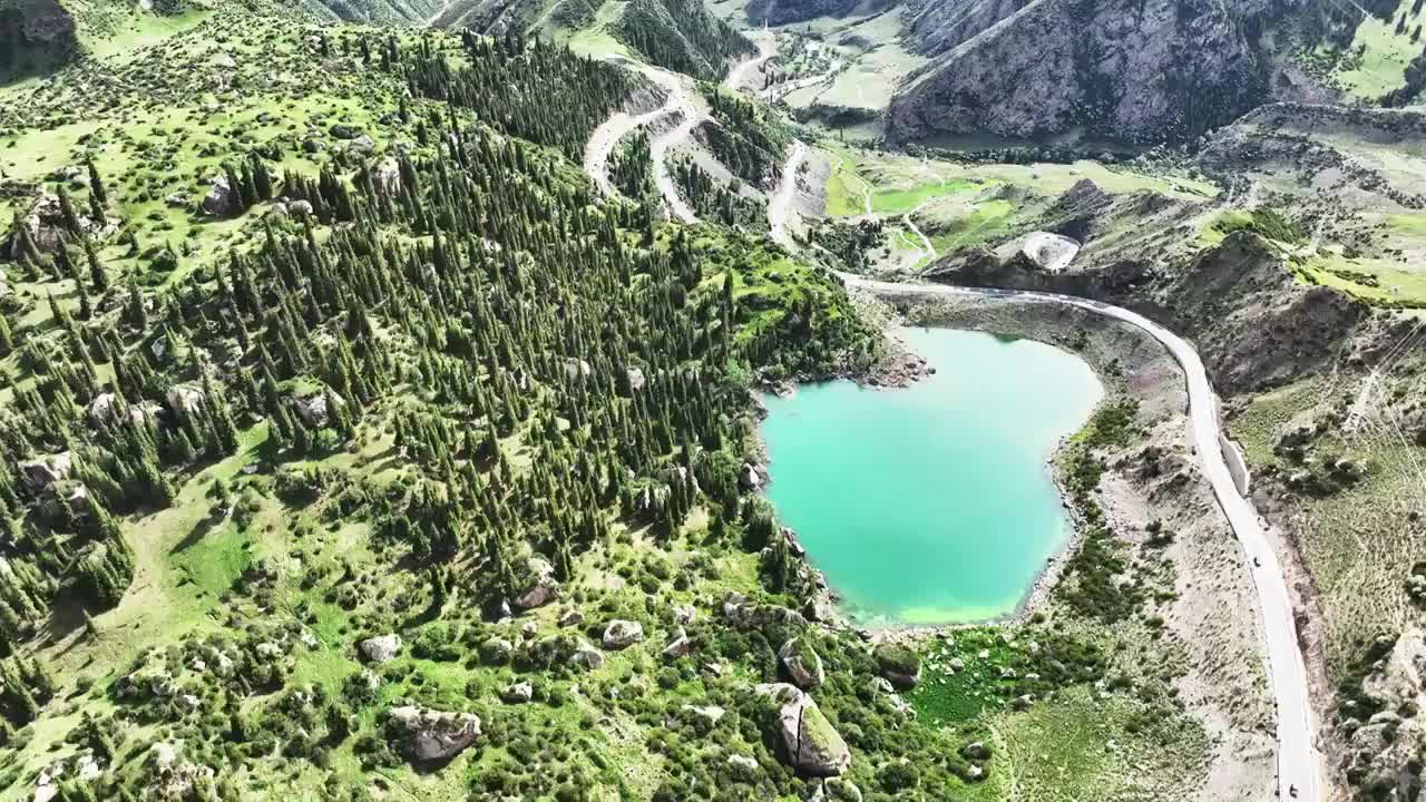 新疆独库公路大小龙池景区视频素材