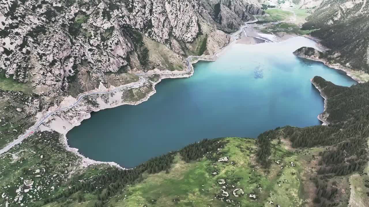 新疆独库公路大小龙池景区视频素材