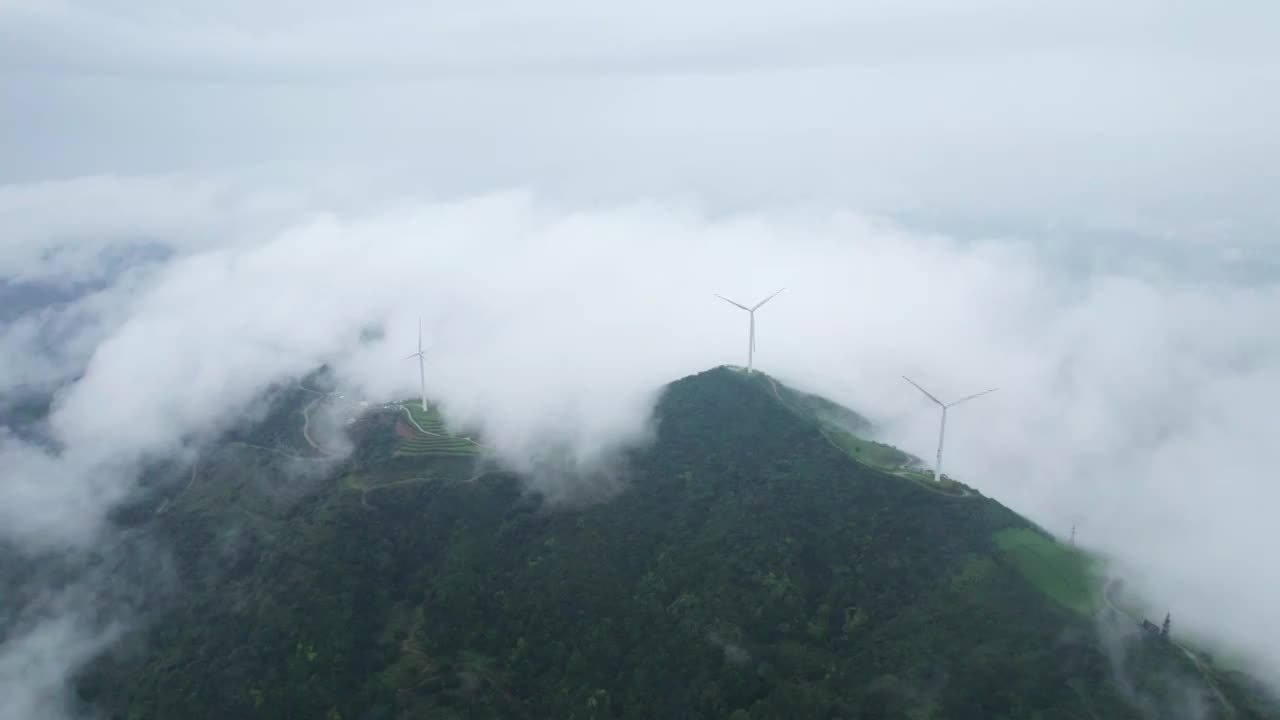 宁波宁海县枫槎岭风力发电厂雨后云海风车自然风光航拍视频素材