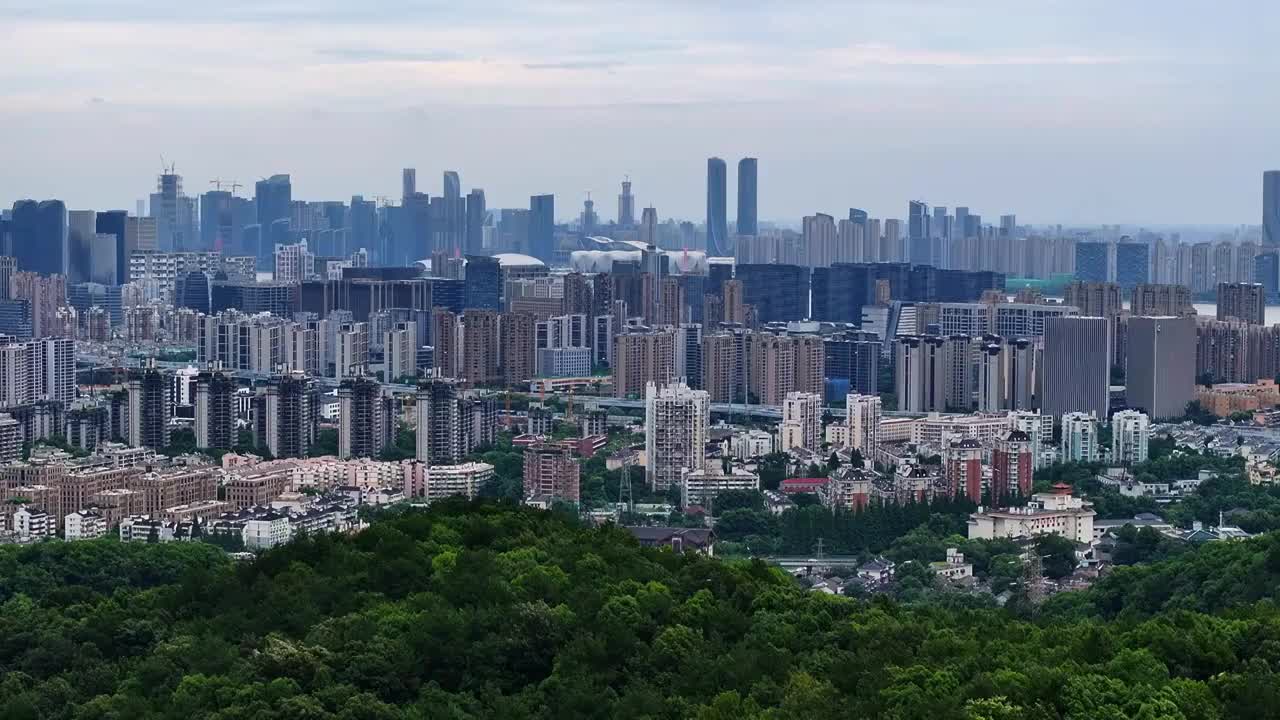 西湖群山远眺市区视频素材