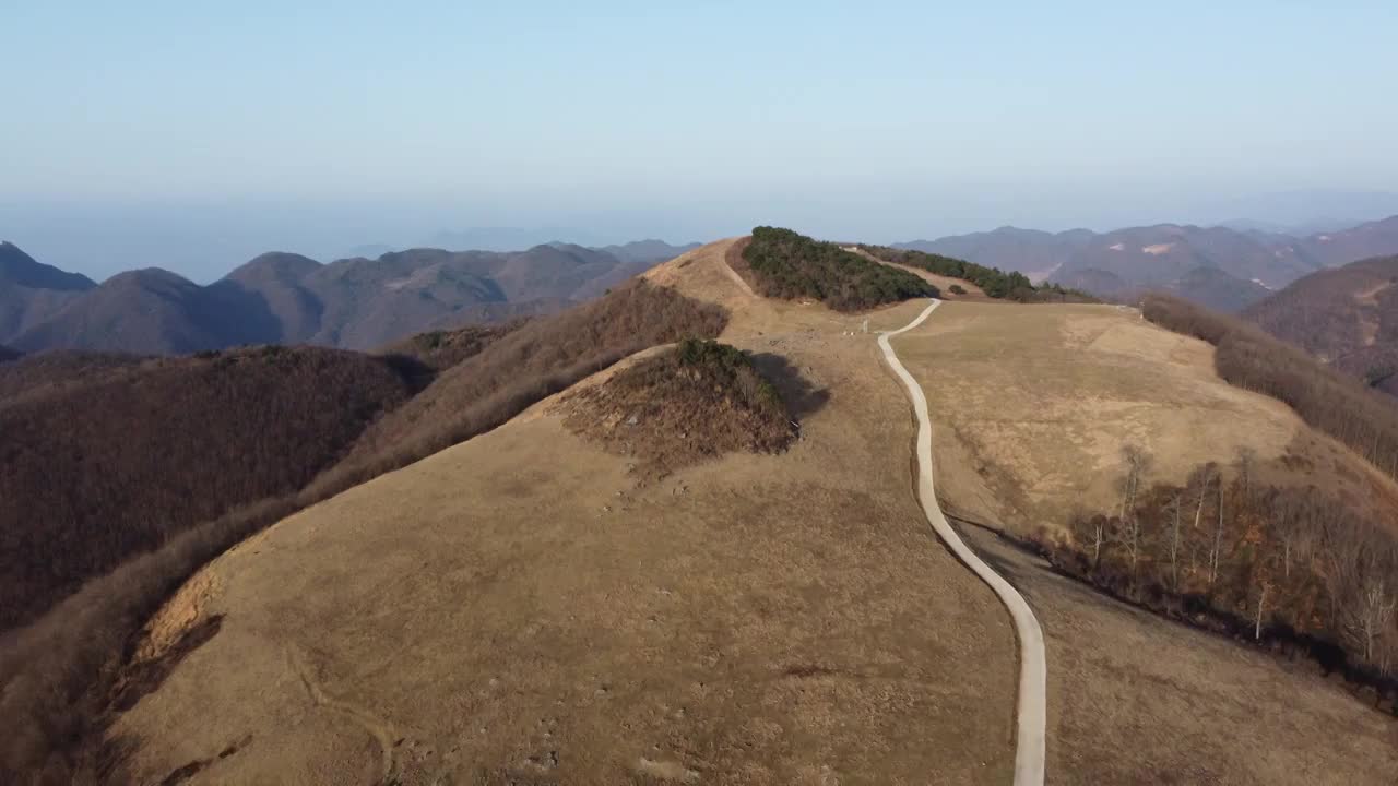 湖北襄阳南顶草原航拍视频素材