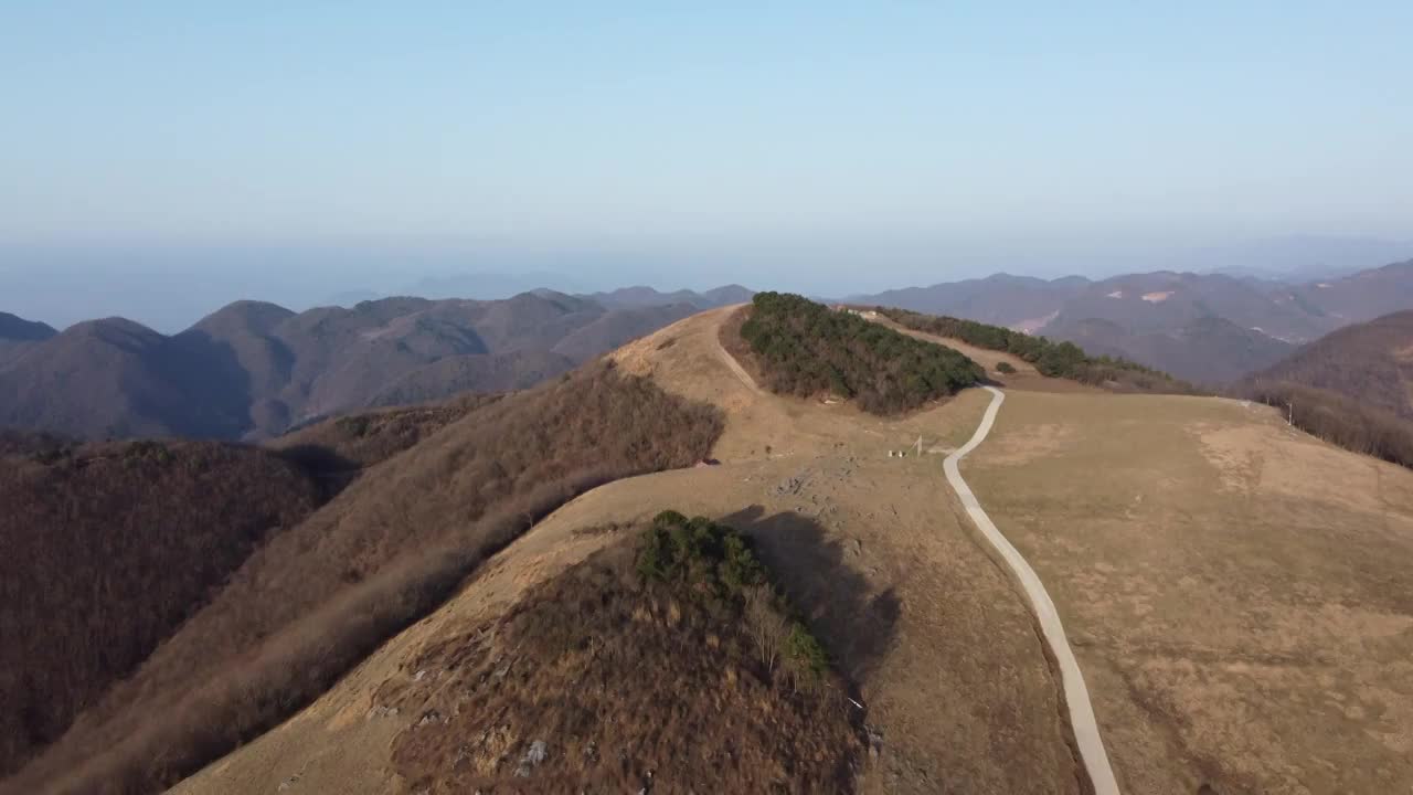 湖北襄阳南顶草原航拍视频素材