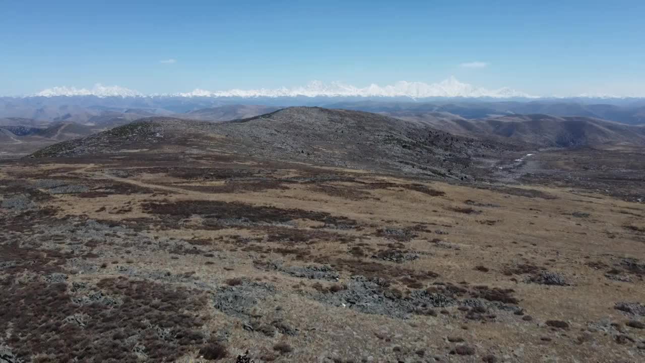 川西梳妆台高尔寺山垭口贡嘎雪山航拍视频素材