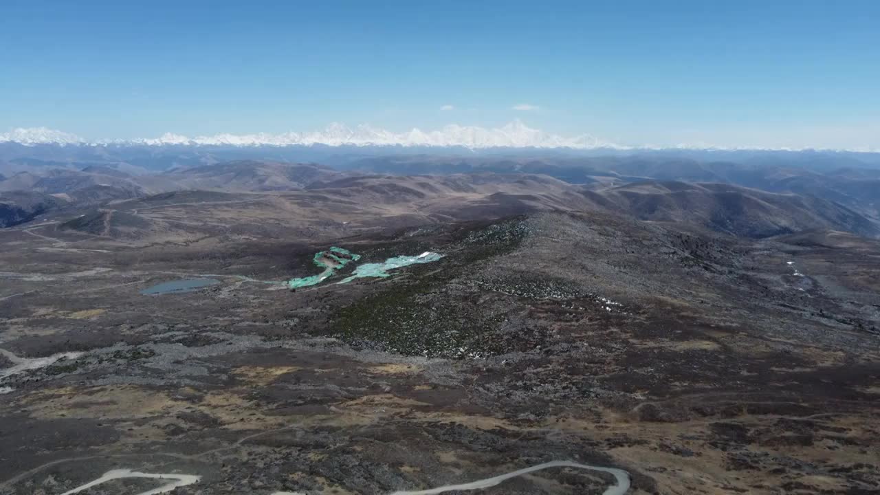 川西梳妆台高尔寺山垭口贡嘎雪山航拍视频素材