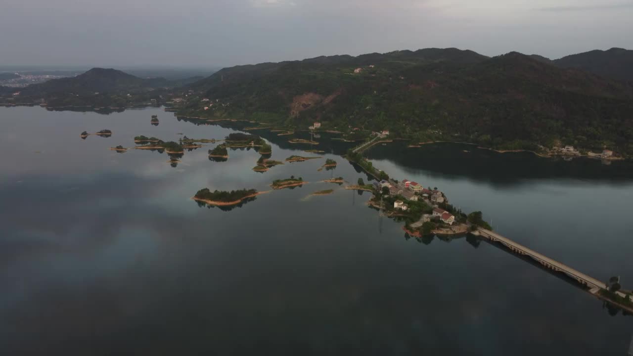 湖南岳阳铁山水库航拍视频素材