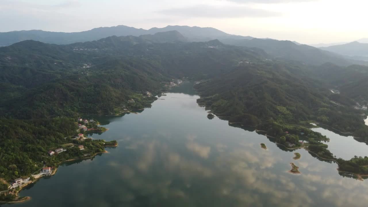 湖南岳阳铁山水库航拍视频素材