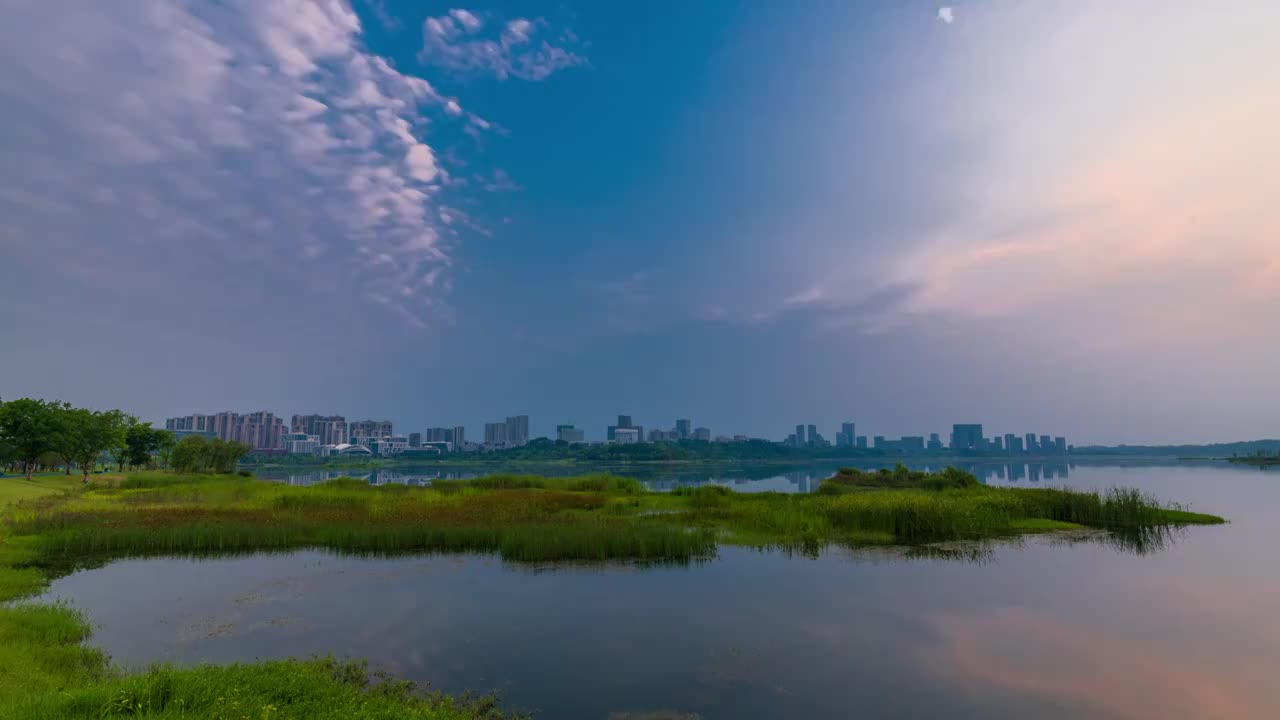 成都兴隆湖畔日转夜视频素材