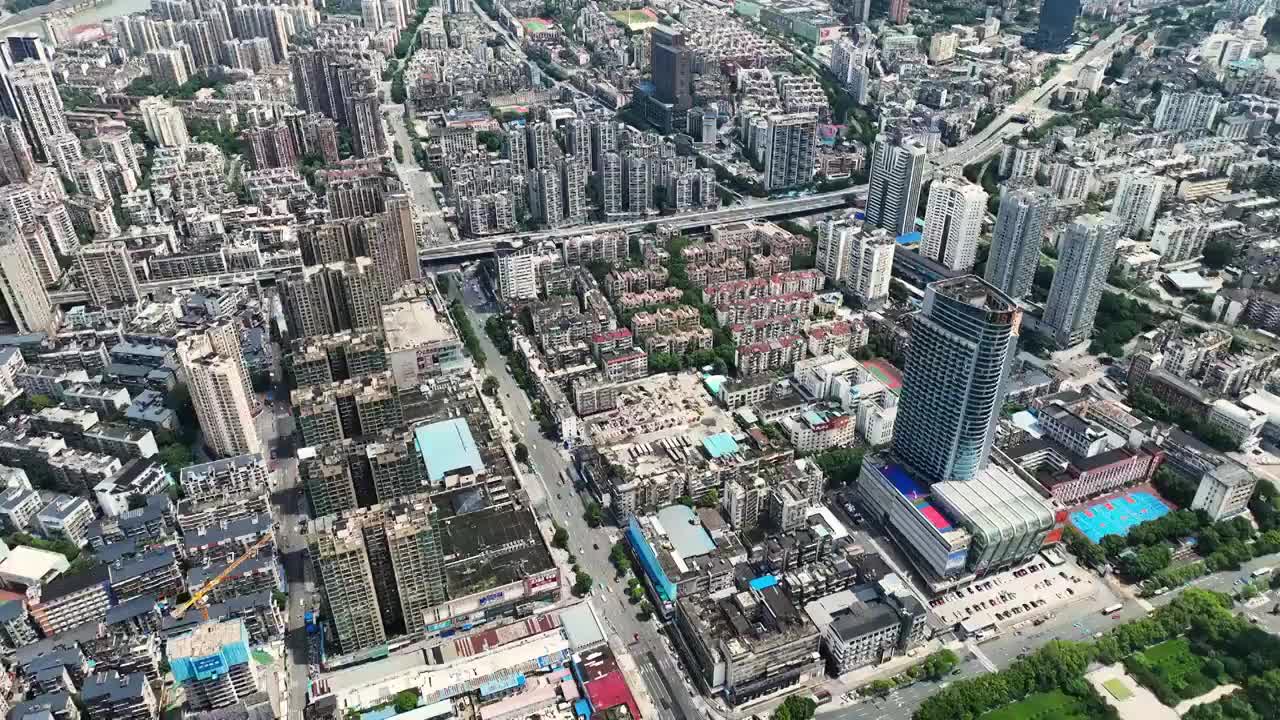 航拍宜昌城市建筑和道路视频下载