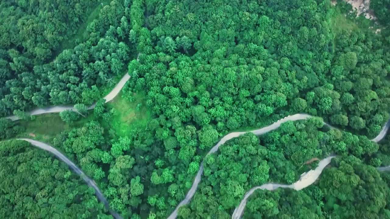 航拍高山和云雾视频下载