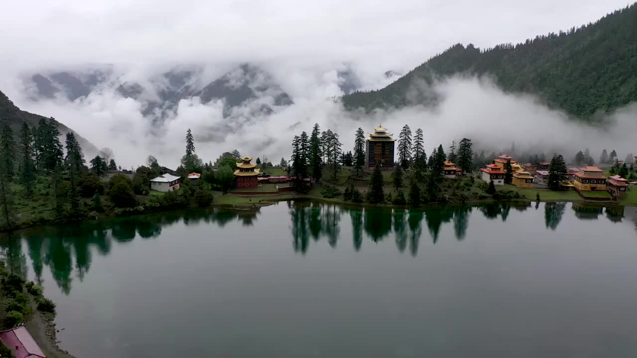 航拍人间仙境四川新龙措卡湖美丽风光视频素材