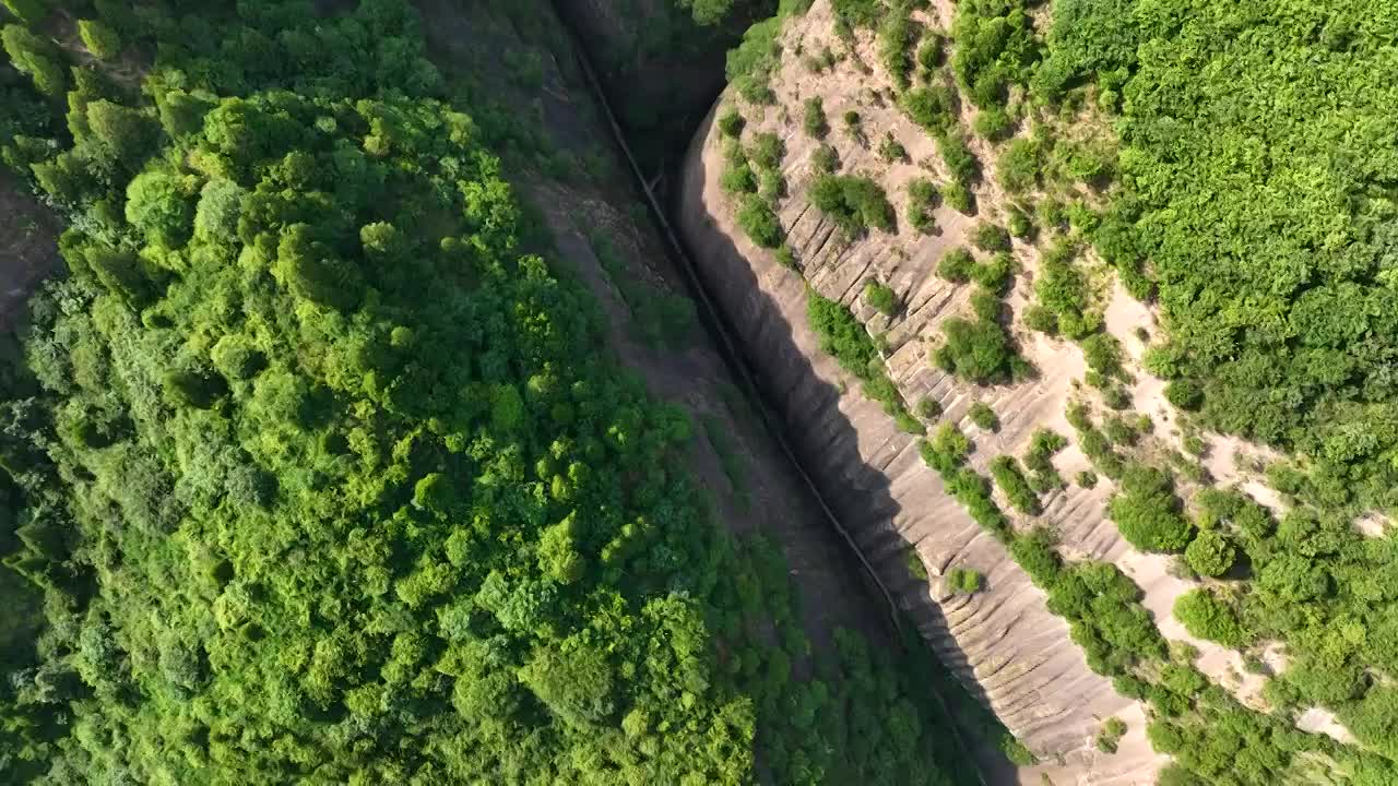 宝鸡麦垛山一线天视频素材