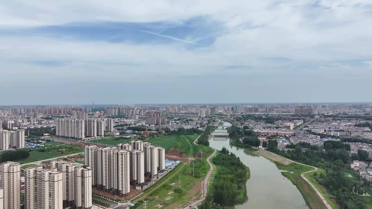 高视角航拍周口城区贾鲁河段大场景视频素材