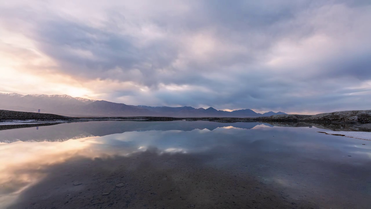 青海大柴旦翡翠湖日出延时视频素材