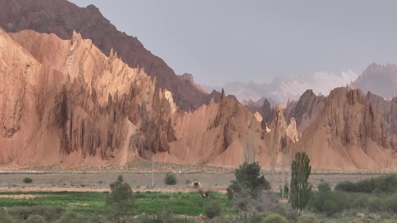 航拍红山石林视频下载