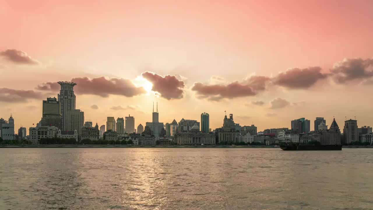 夕阳西下的上海浦西老建筑视频素材