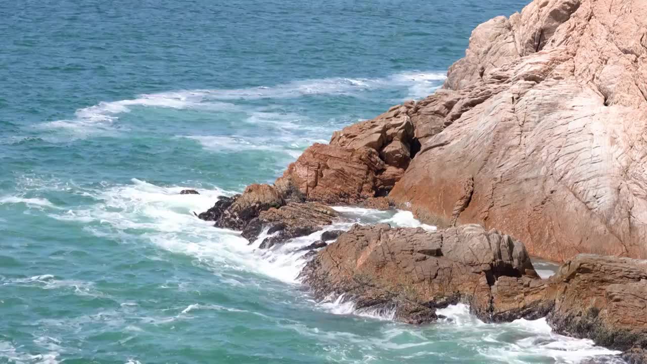 4K海岛礁石海浪浪花海岸线实拍视频视频素材