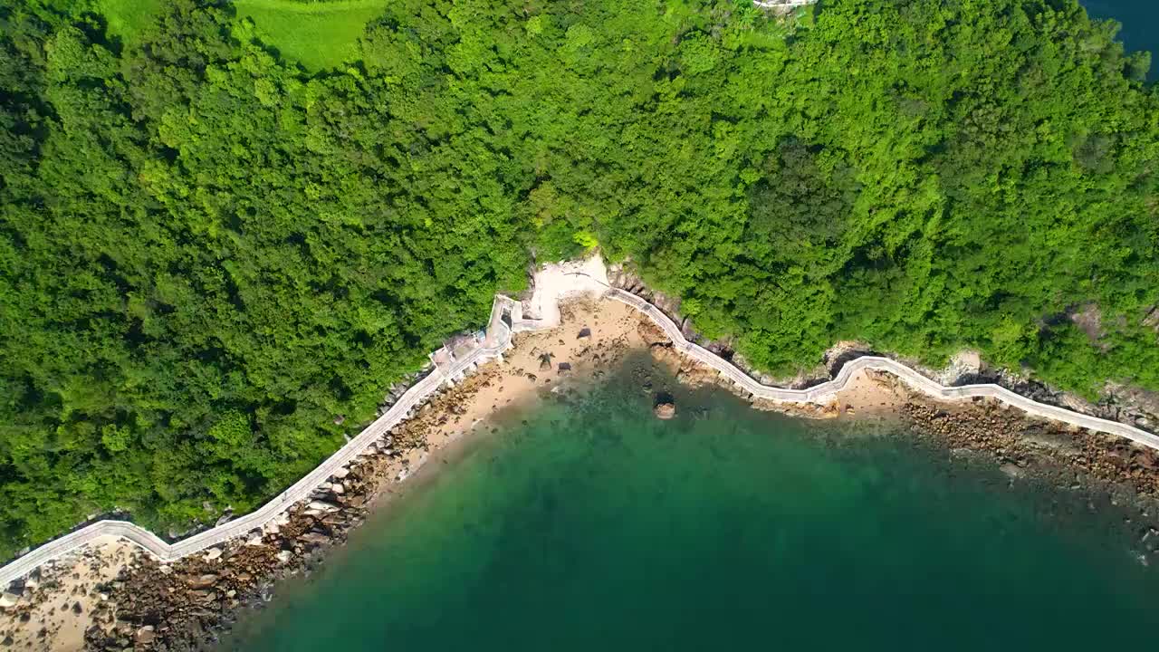 深圳盐田背仔角海滨绿道航拍视频素材