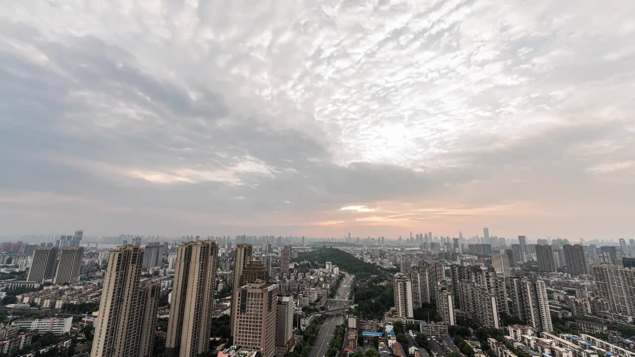 武汉城市延时日转夜旋转视角视频素材