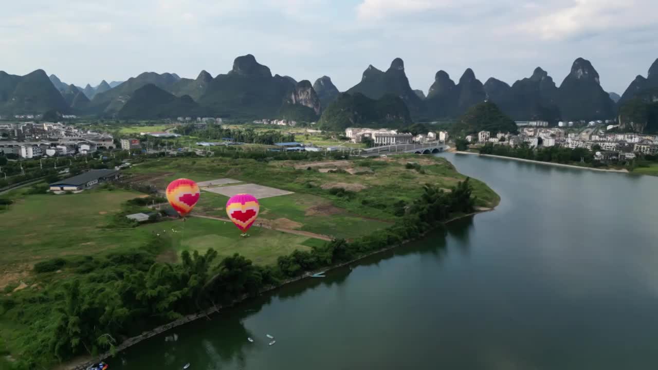 航拍桂林阳朔县新城区 山水小镇视频素材