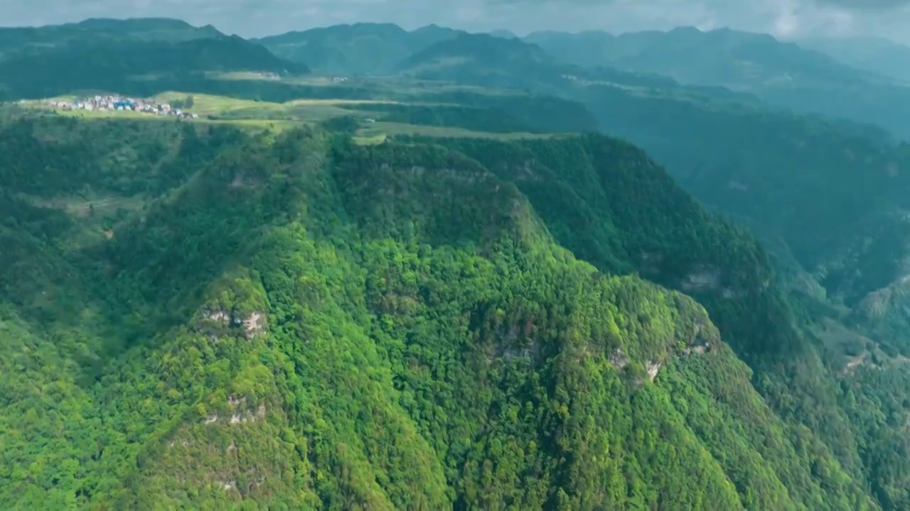 贵州黔南独山县的甲定云海景观视频素材