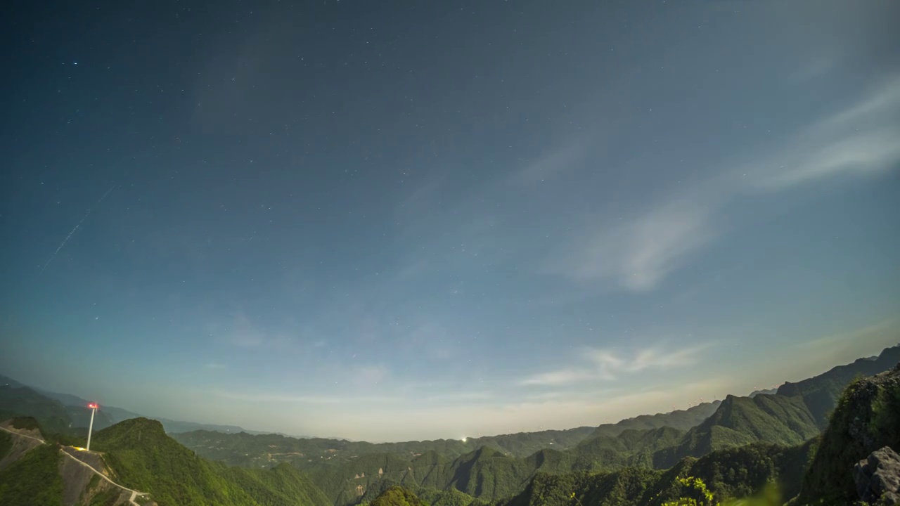 8K30P重庆刀背梁风车天路星空月光风光延时视频视频素材