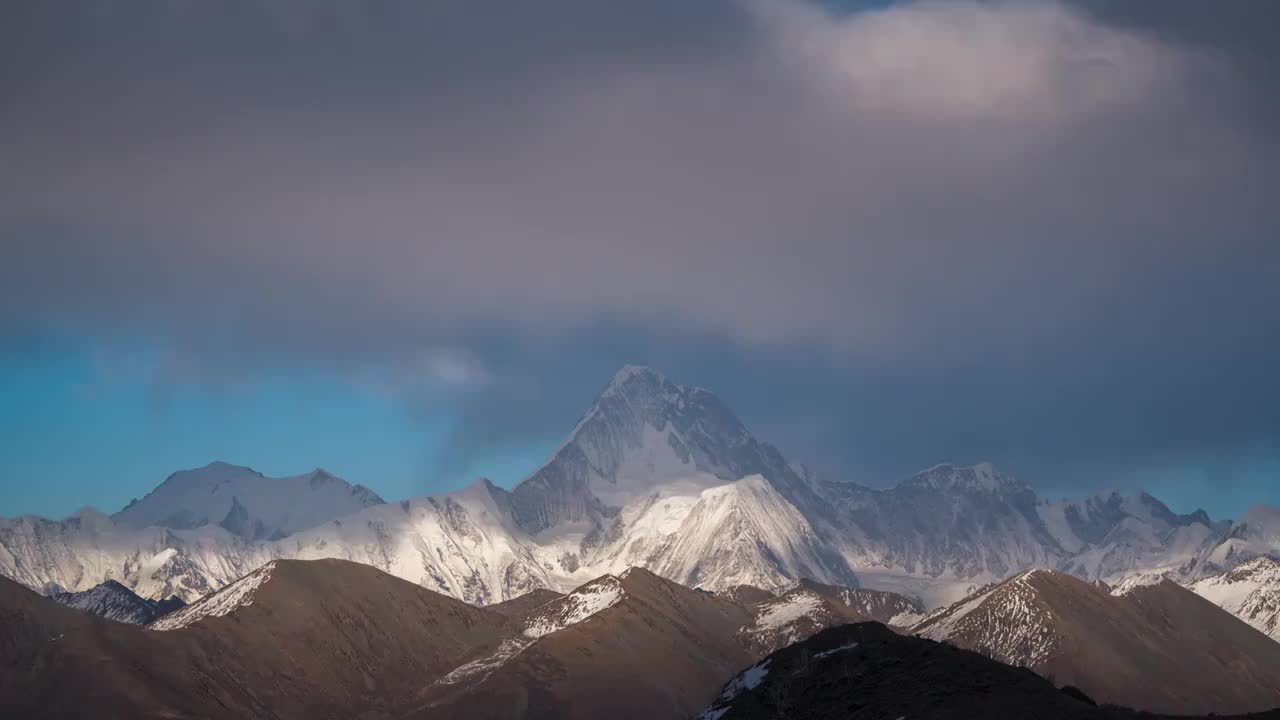 8K60P川西贡嘎雪山日落晚霞风光延时视频视频素材