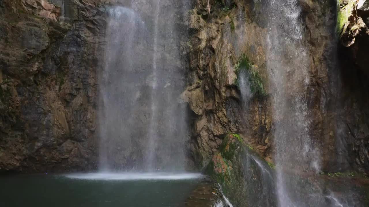 高山峡谷悬崖瀑布山川河流视频素材