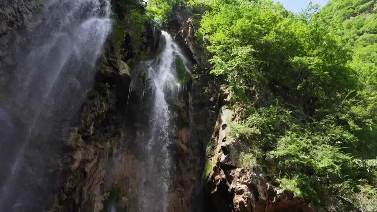 高山峡谷悬崖瀑布山川河流视频素材