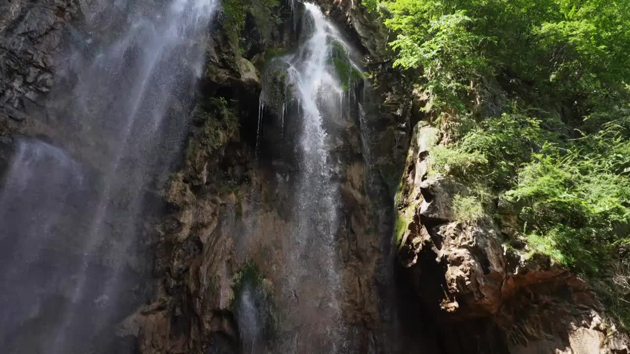 高山峡谷悬崖瀑布山川河流视频素材