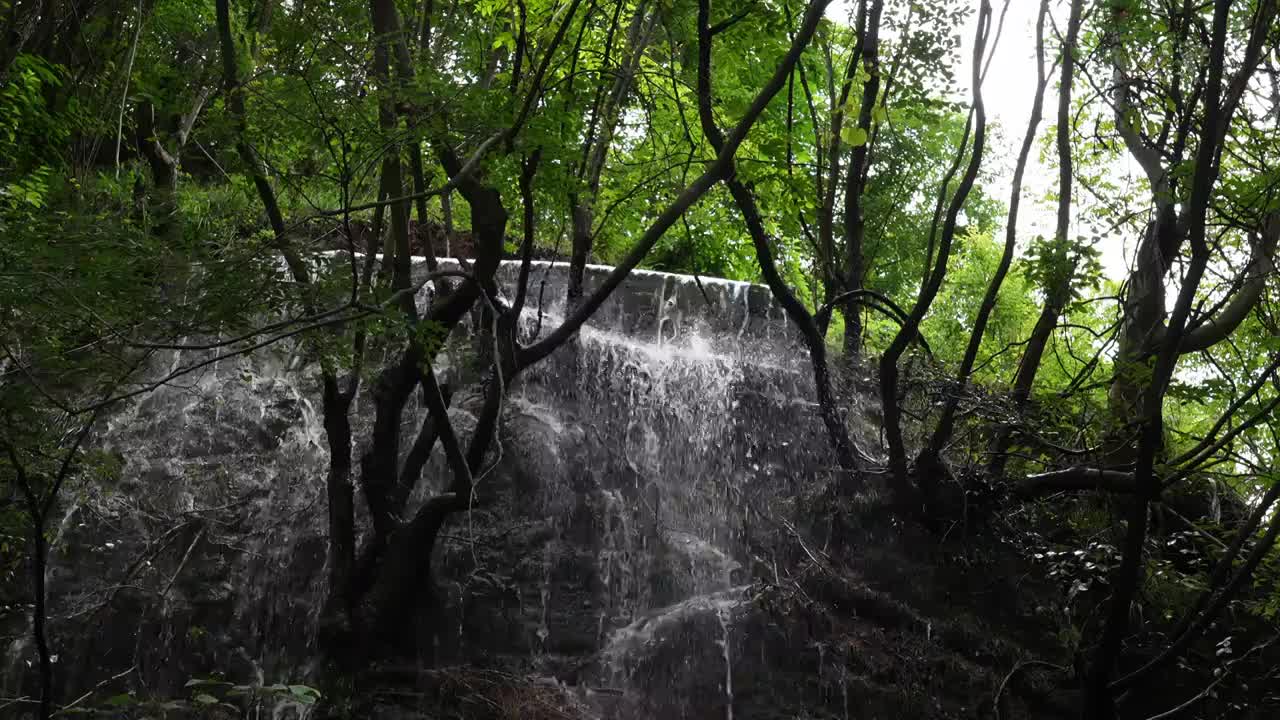 高山峡谷悬崖瀑布山川河流视频素材