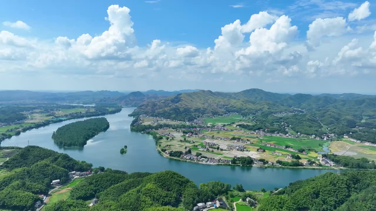 自然,天空,风景,无人,户外,山,白昼,树,云,宁静,自然美,非都市风光,地形,植物,环境,田园风光视频下载