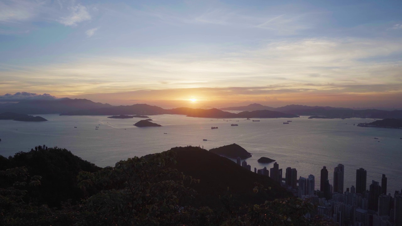 香港西高山海洋岛屿黄昏悬日日落高视角视频素材