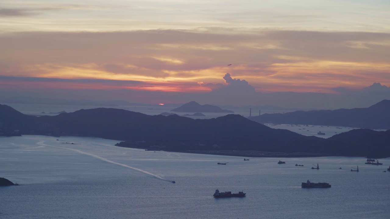 香港西高山海洋岛屿黄昏悬日日落高视角视频素材