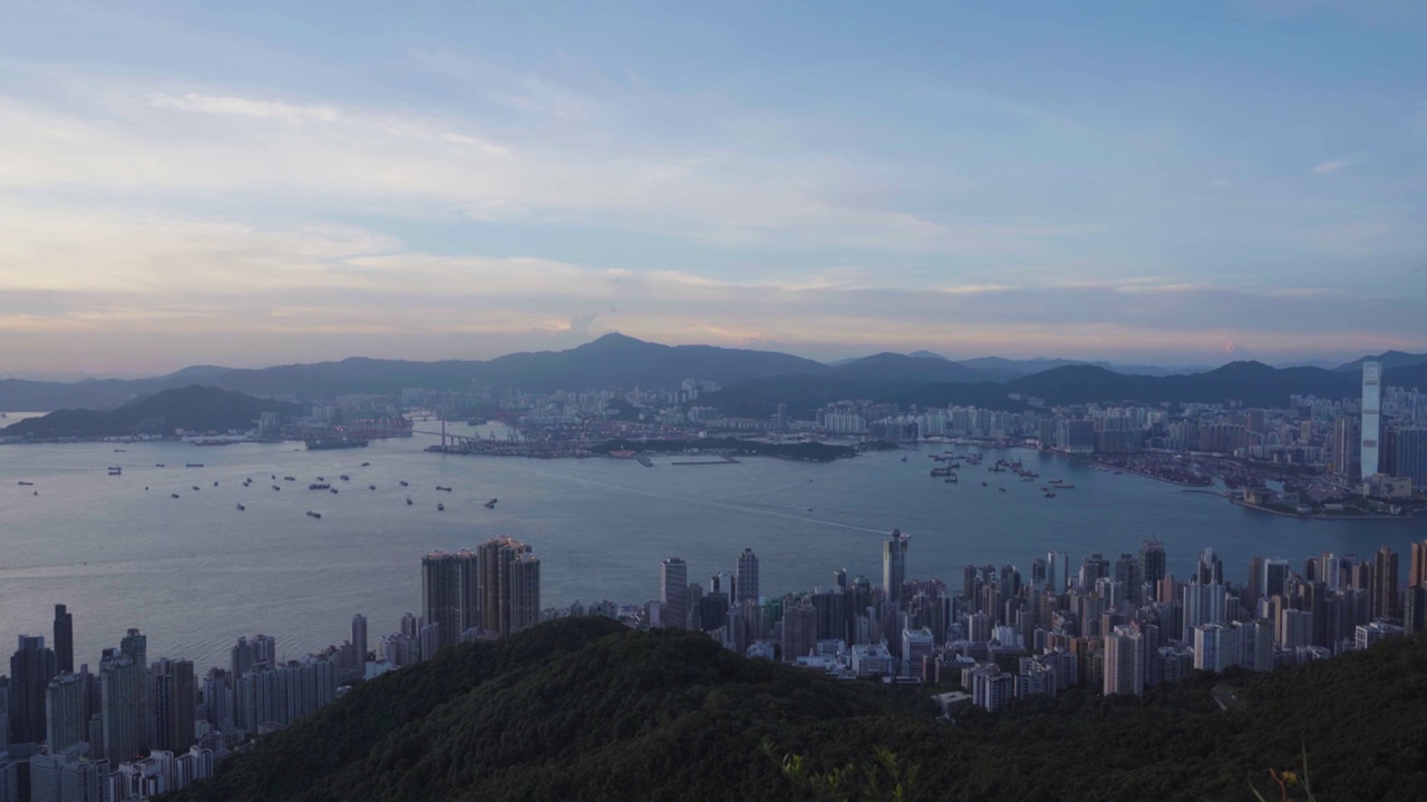 香港太平山脚海滨城市日落晚霞海洋高视角视频素材