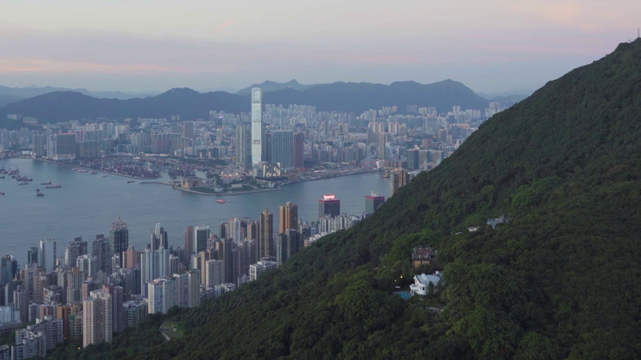 香港太平山脚海滨城市日落晚霞海洋高视角视频素材