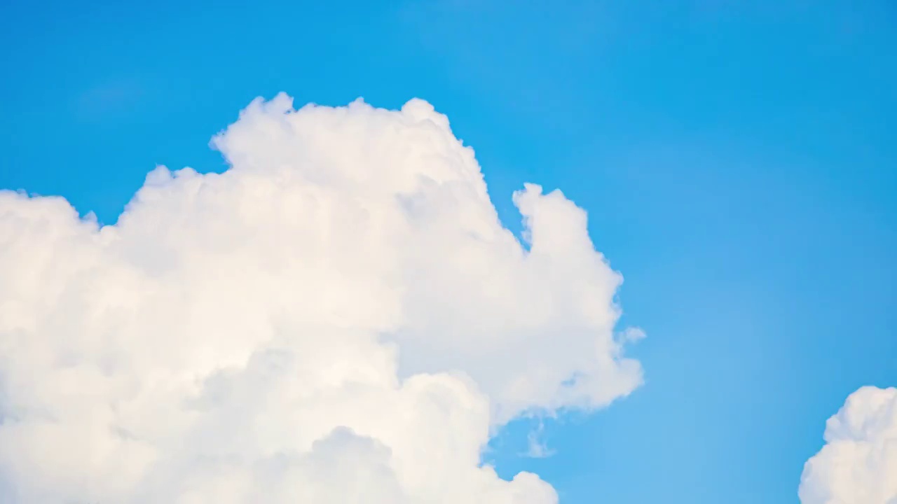 水晶天天空云朵棉花糖云景变化背景延时影片视频素材