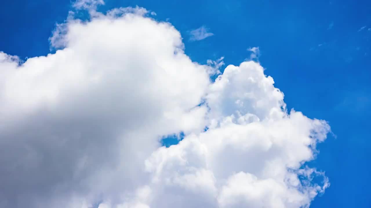 水晶天天空云朵棉花糖云景变化背景延时影片视频素材